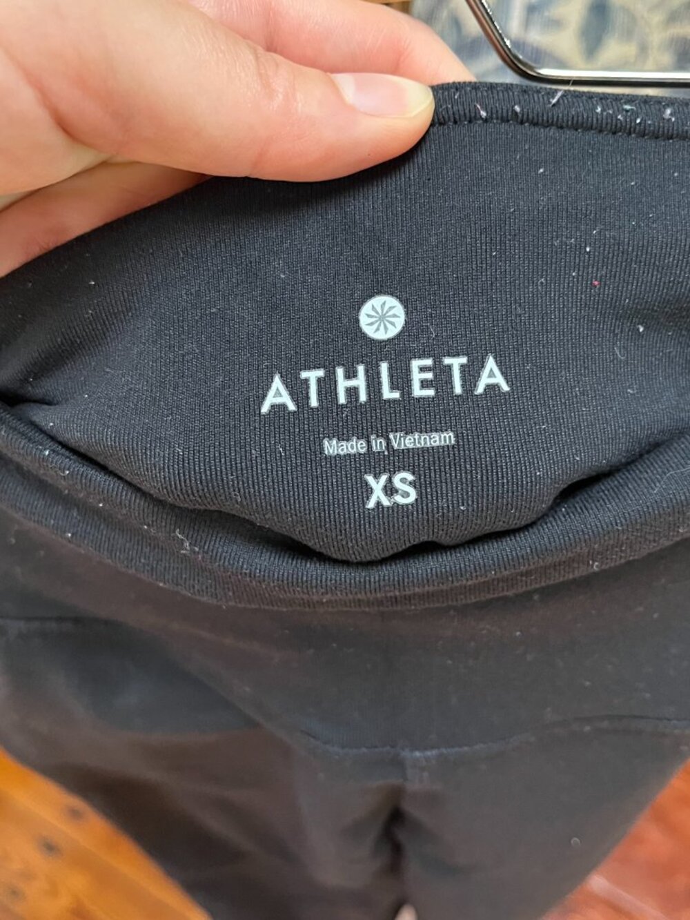 Athleta high rise cropped leggings with mesh - Picture 3 of 6